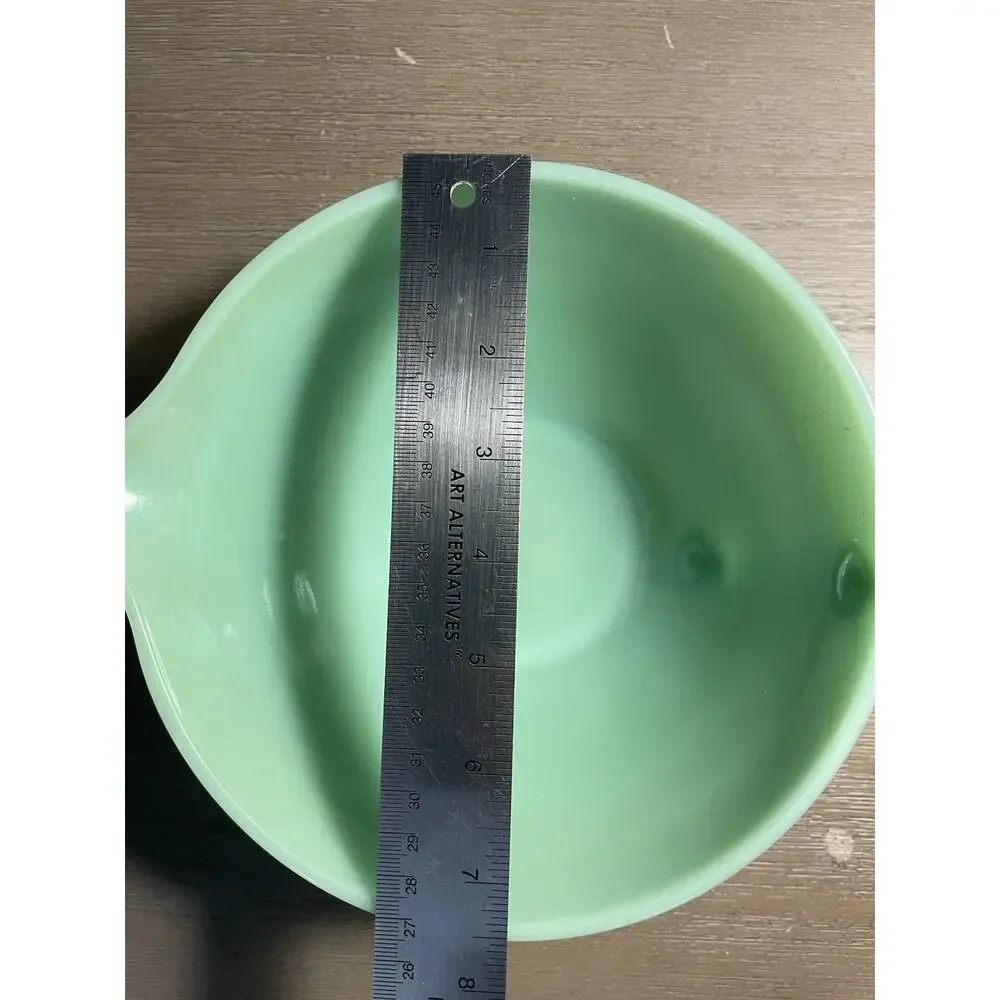 Vintage Fire-King Jadeite Batter Bowl 7.5” Mixing Bowl Pour Spout Hairline